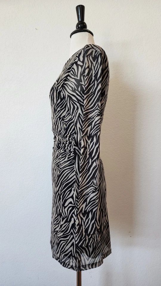 Urban Outfitters 连衣裙全新尺寸小号黑色斑马动物印花网眼性感日期 — 第 2/4 张图片