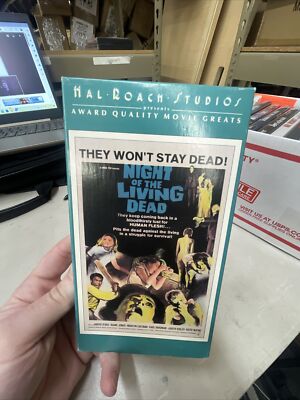 Night Of The Living Dead (VHS, 1985) Hal Roach Studios Black and White Horror