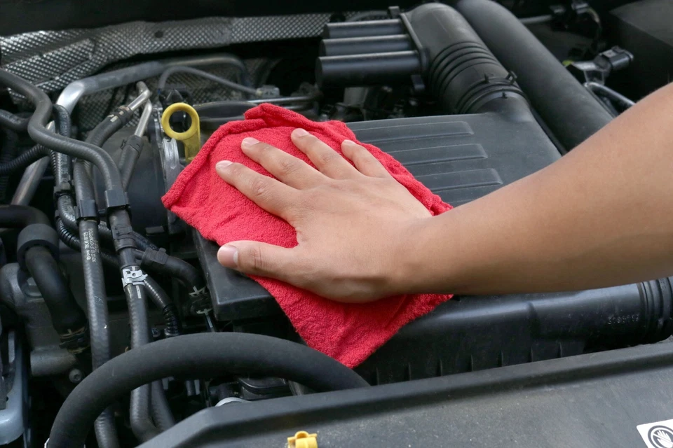 Pacote com 50 toalhas vermelhas 12 x 14 limpadores absorventes de algodão para limpeza - Imagem 3 de 4