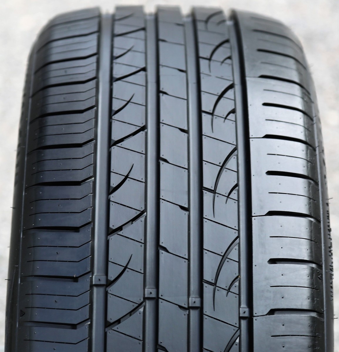 Fortune FSR702 255/40ZR18 Tire for sale online | eBay