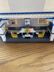 LEGO City 7743 Police Command Center 2 Minifigures, Police Tractor & Manual #2