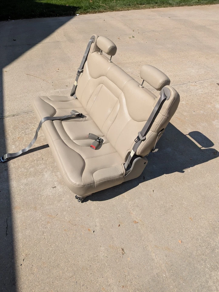 2002 Yukon XL 3rd Bench Seat - Image 3 of 4