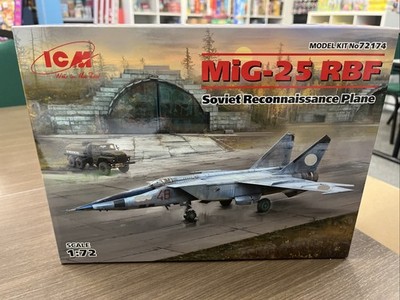 1/72 ICM #72174 MiG-25 RBF Soviet Recon Aircraft