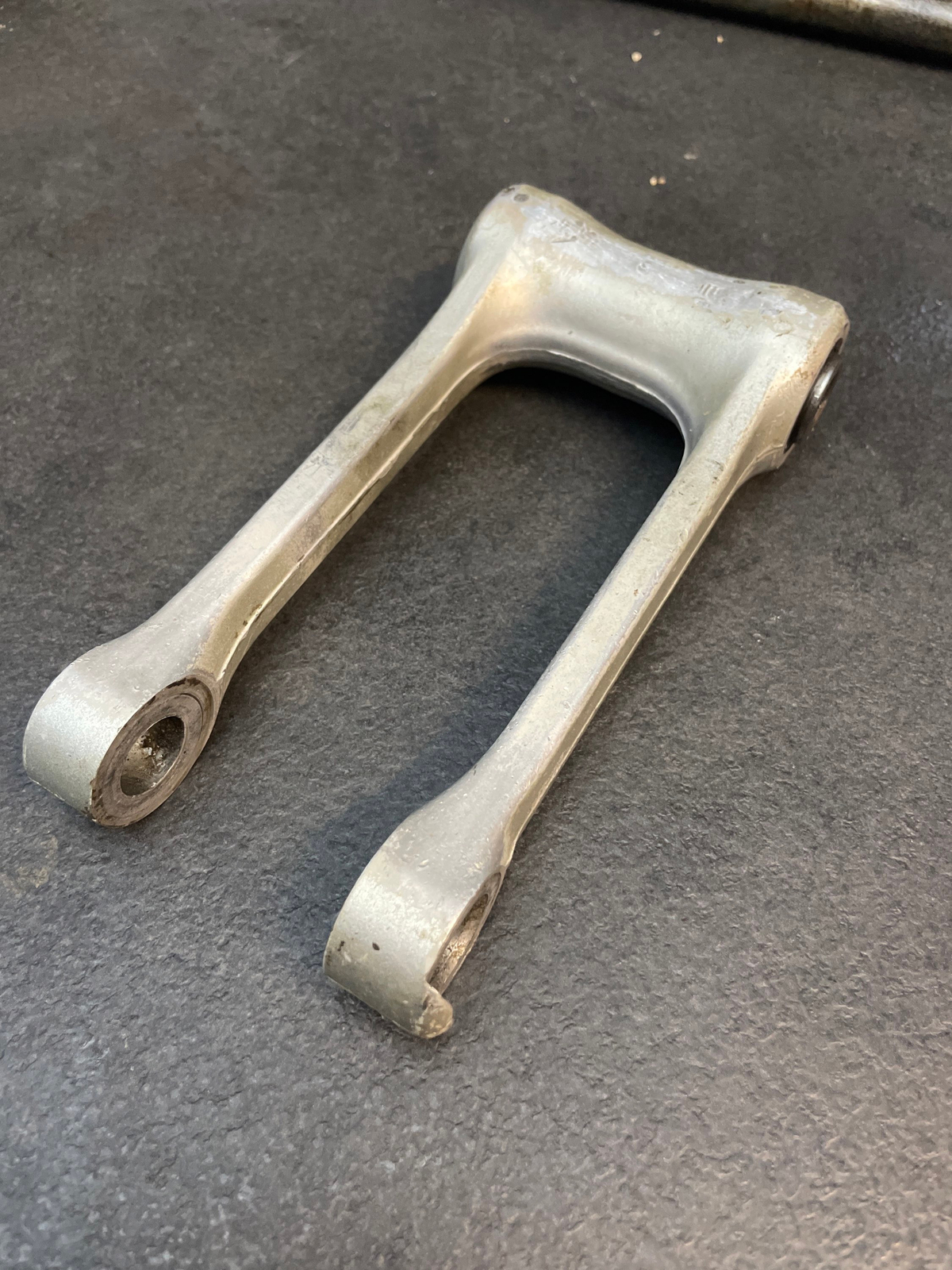 Bielle forgée Yamaha 1C32217F5000 de haute précision pour 250 YZ