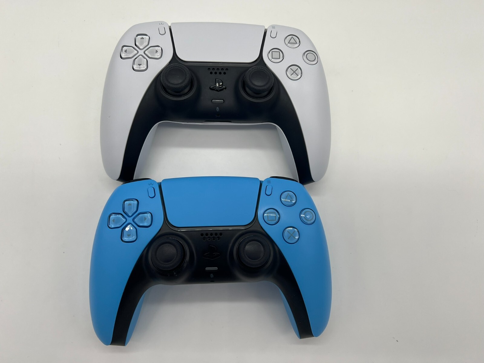 PlayStation 5 - DualSense Wireless Controller - 2 Pack - Parts or Repair-image