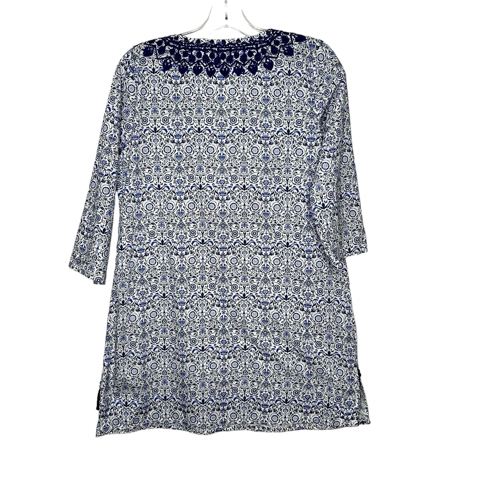 Solitaire Blue/White Leaf Patterned Embroidered &… - image 2