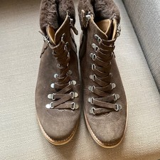 kate spade size 8Mmaira suede hiking boot brown they are in excellent condition