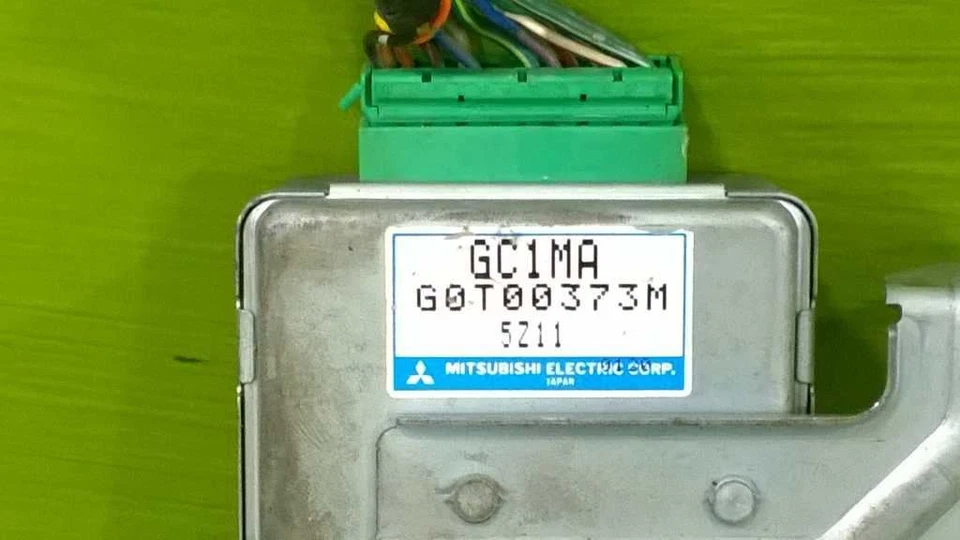 96 MAZDA MX-6 2,5 L MT MÓDULO DE CONTROL DE CRUCERO OEM 1140-5  Foto 4 de 4