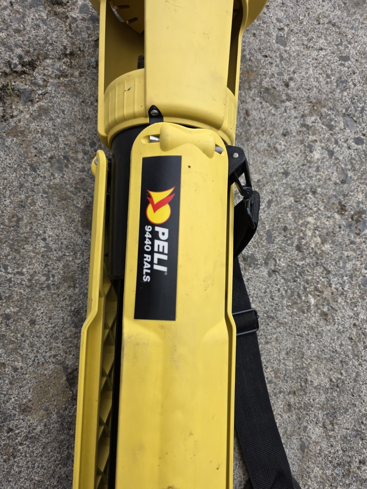 Pelican Peli 9440 RALS LED Worklight Tripod 12V Plastic Yellow/Black Spare Rep 2