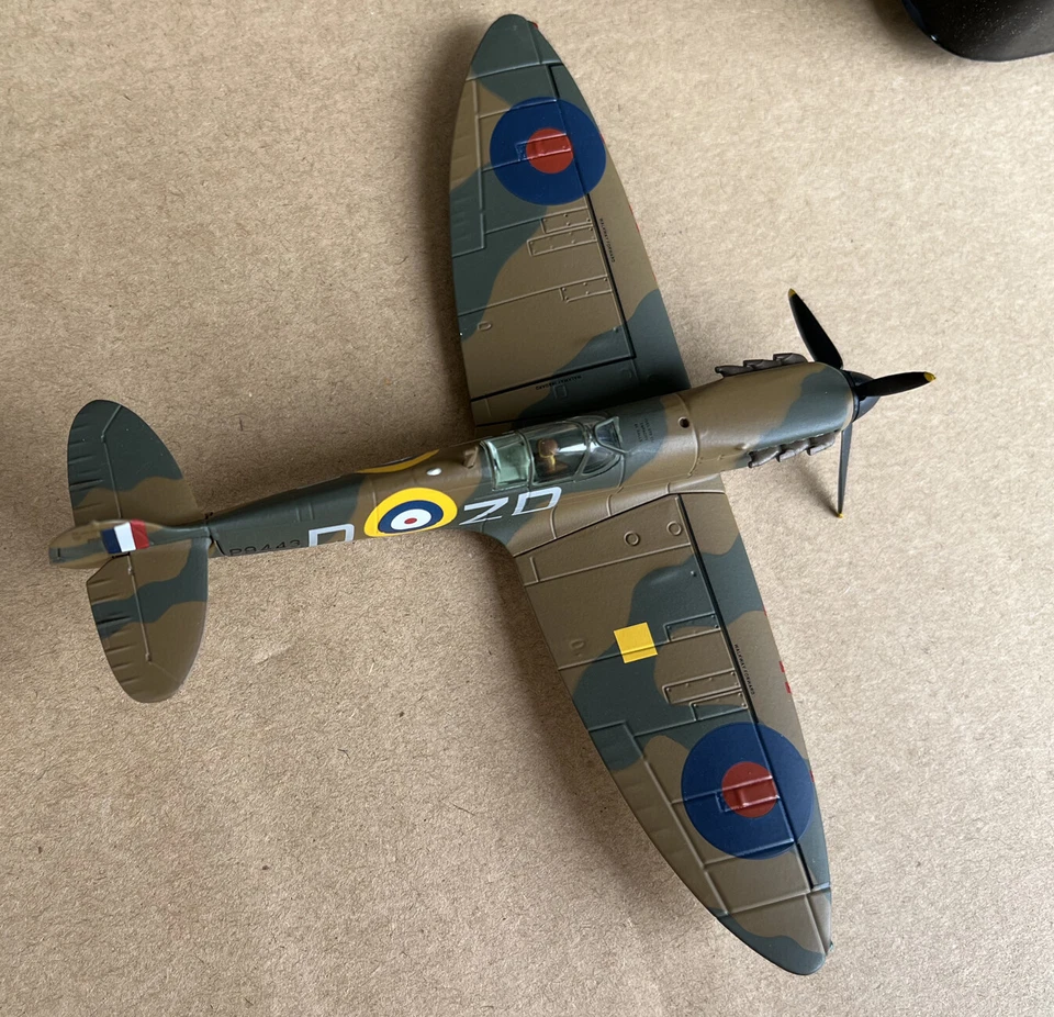 Corgi 1/72 British Spitfire MkI Battle of Britain Air Battle AA39216 Model - Image 4 of 4