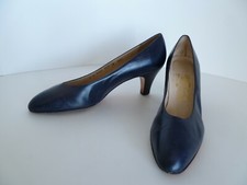 Vintage Salvatore Ferragamo Navy Blue Size 8 AAA Women's Shoes Made in Italy