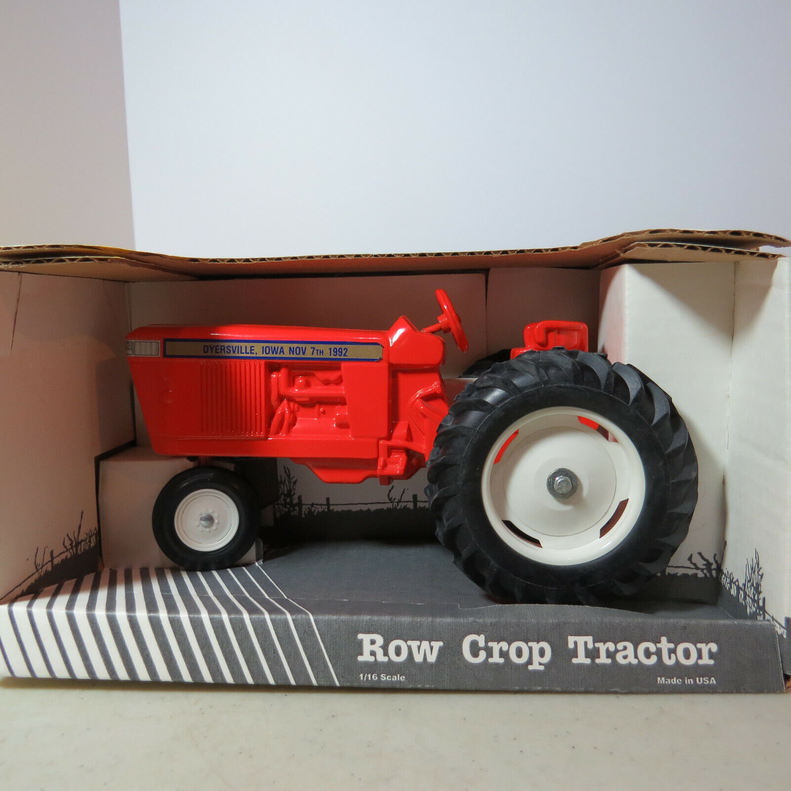Scale Models Orange Row Crop Tractor Dyersville IA USA  1/16 SM-