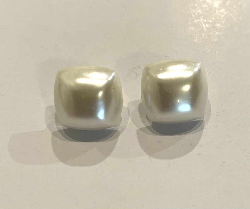 6 X 11mm Iridescent Pearl Finish Square Shank Buttons Vintage - Image 3 of 4