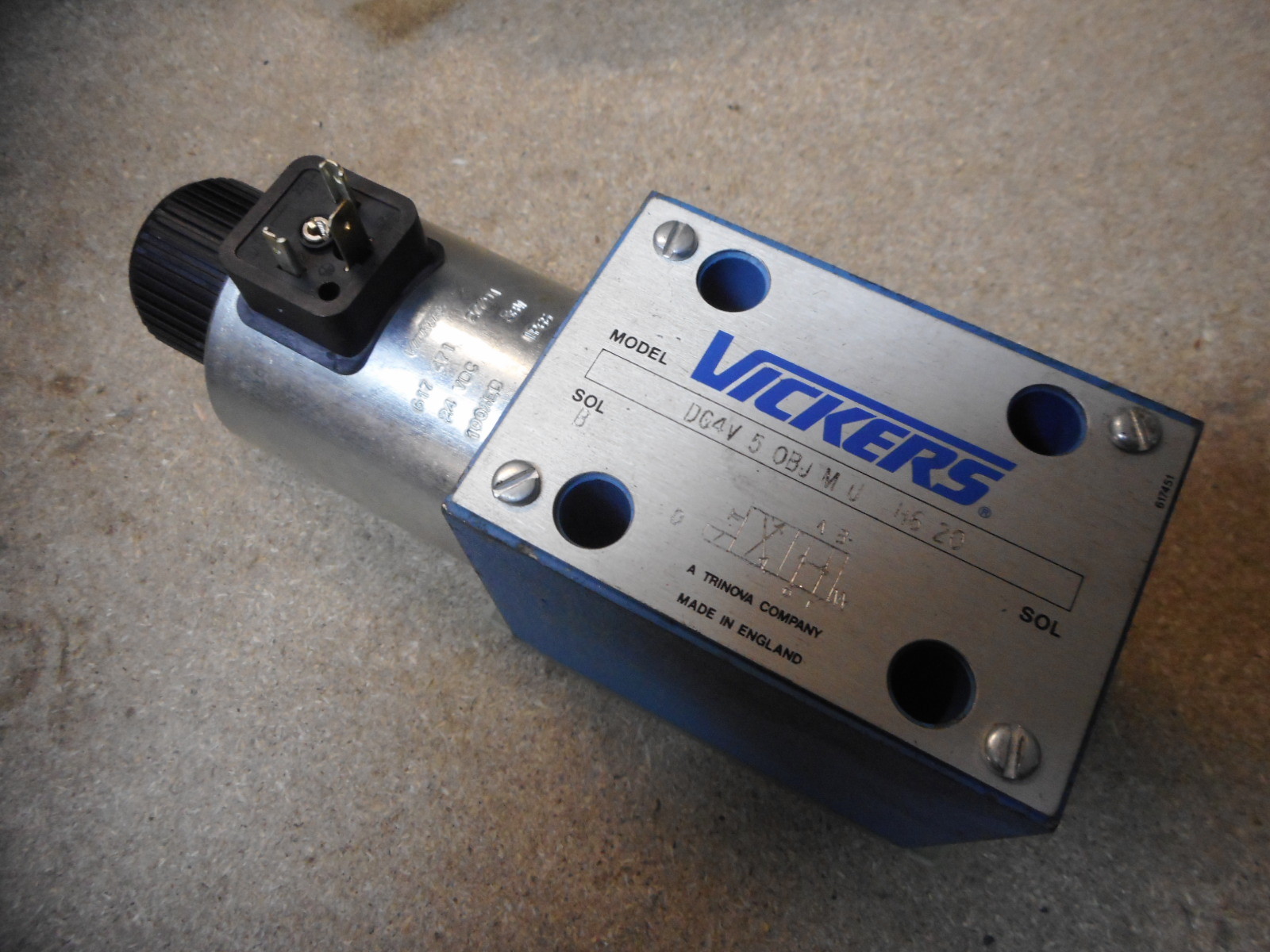 VICKERS DIRECTIONAL CONTROL VALVE 24VDC Coils DG4V50BJMUH620