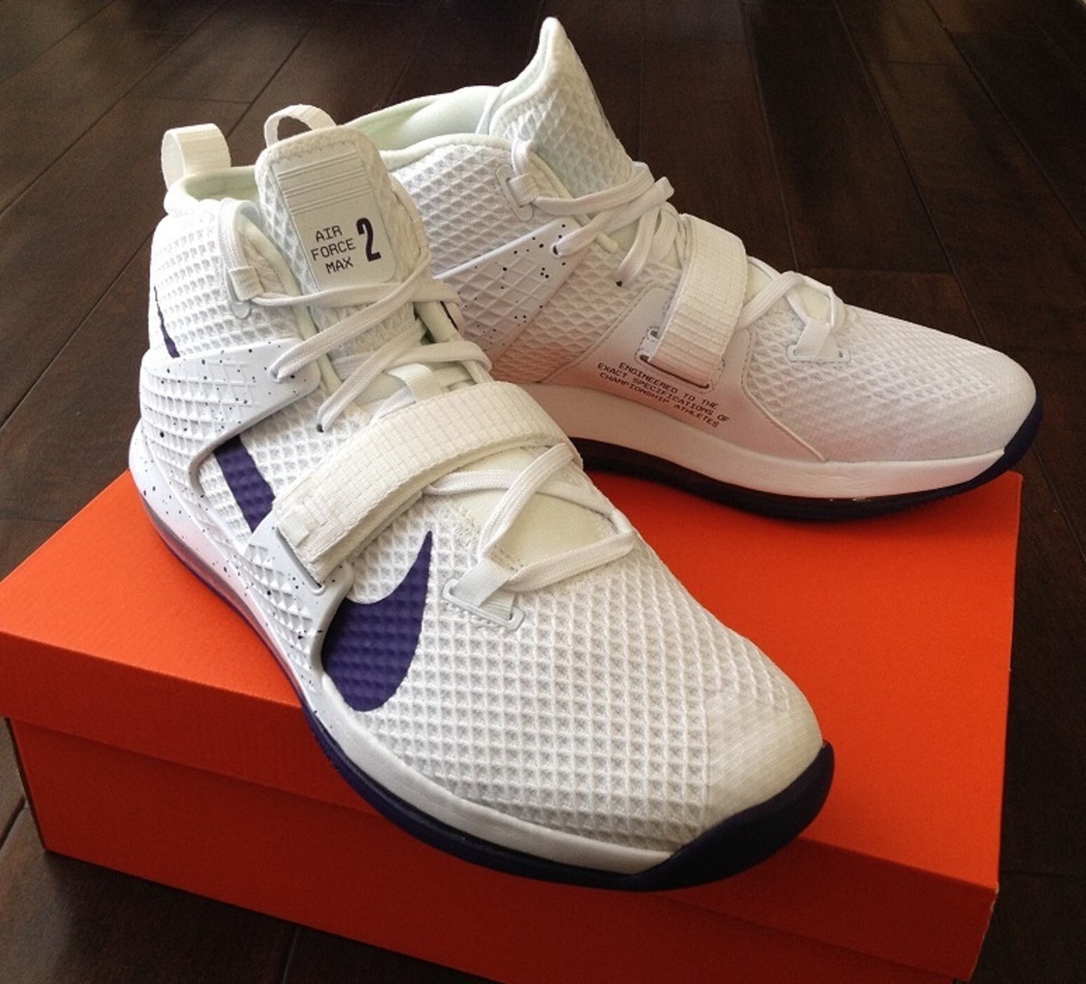New】Nike Men's【NIKE Air Force Max 2 Sneaker】White x New】Nike Men's【NIKE Air Force Max 2 Sneaker】White x