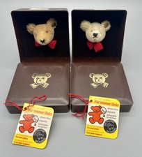 2 Vintage Steiff Teddy Bear Pins, White Beige w/ Tags Box. 8497/03 8495/03