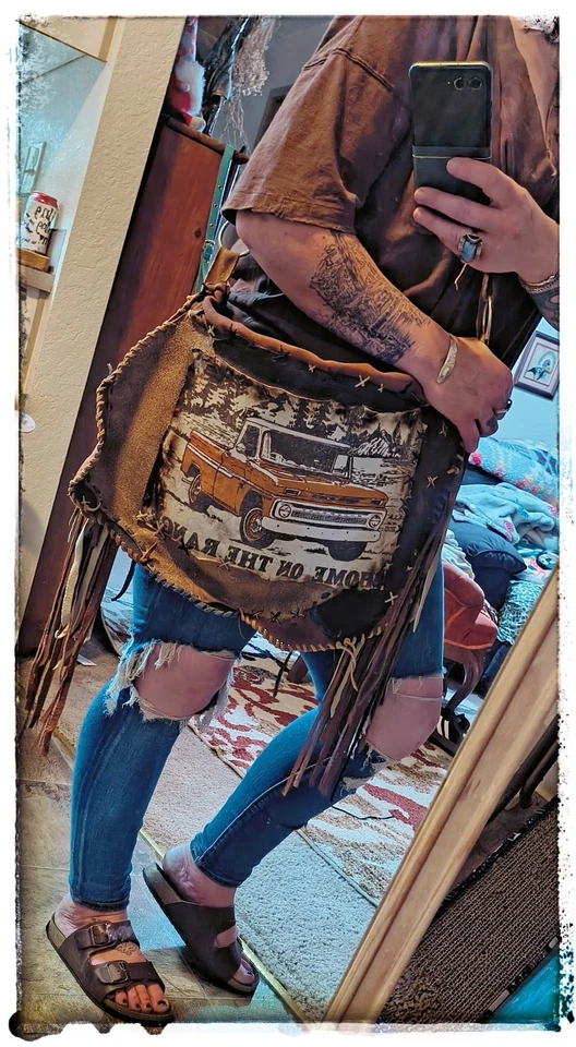 Cartera Bandolera Chevy Truck Hecha a Mano Cuero Flecos Crudos Gitana Y El Armadillo Foto 2 de 4