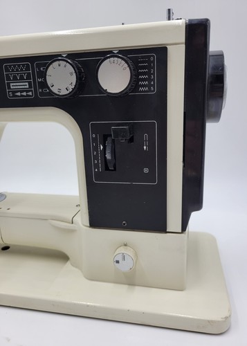 Vintage Pfaff 211 Sewing Machine Made in Western Germany Tested W/Video - Picture 4 of 6