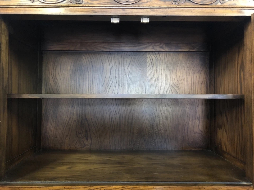 "Gabinete Baker estilo francés nogal/roble con escritorio 86"" X 43"" X 20 1/2""" Foto 4 de 4