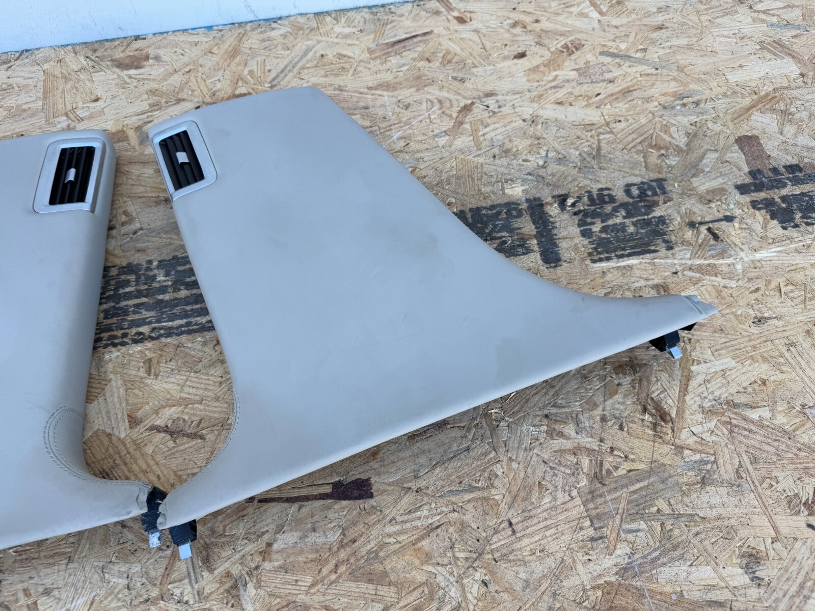Bentley Flying Spur 2013-2018 RIGHT Pillar trim