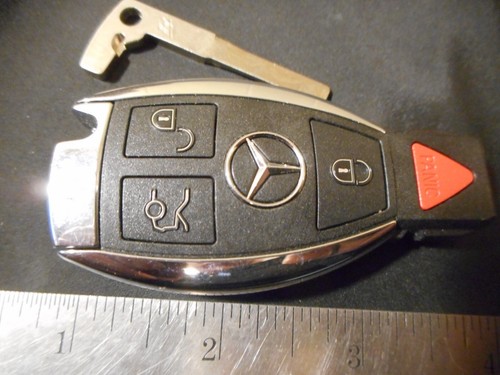 OEM MERCEDES BENZ 4 BUTTON KEY LESS SMART KEY REMOTE FOB FCC ID:IYZDC12B used - Picture 2 of 5