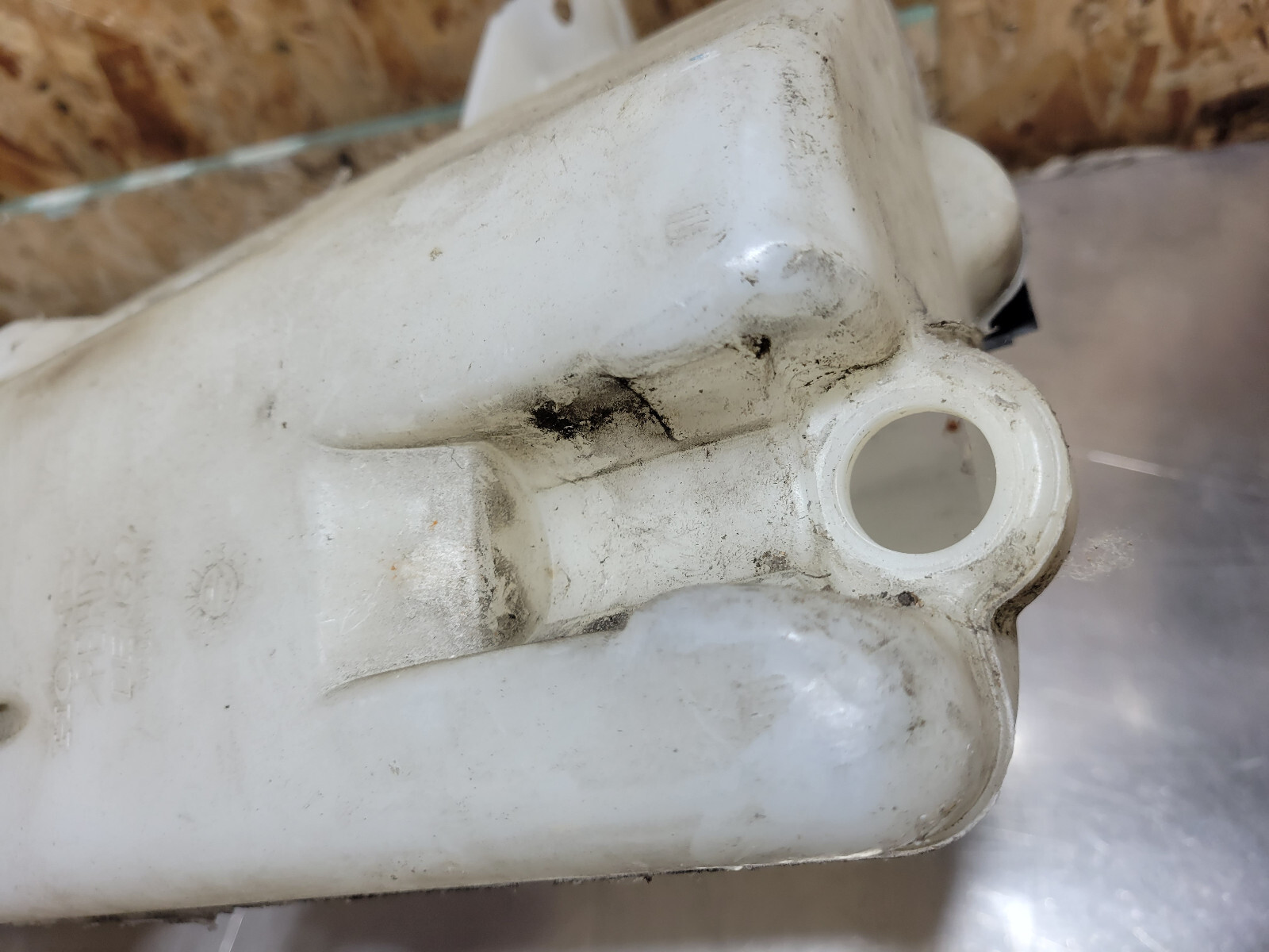 0311 Honda Element Washer Fluid Reservoir WINDSHIELD CLEANER TANK