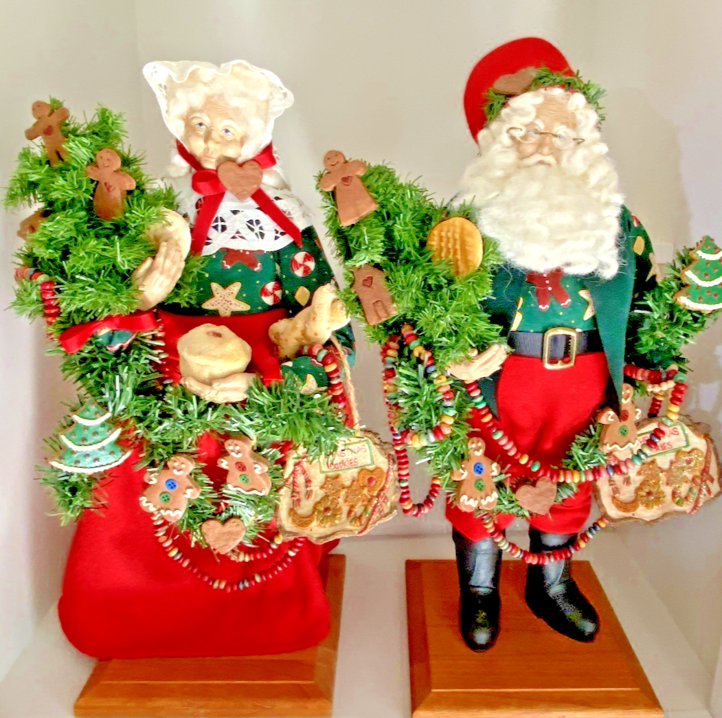 Lynn Haney Gingerbread Santa & Mrs. Claus 6198 & 6199 Signed Set