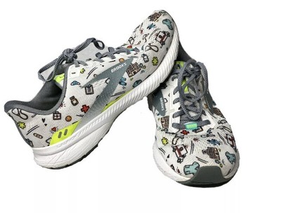 brooks nurse pattern shoes