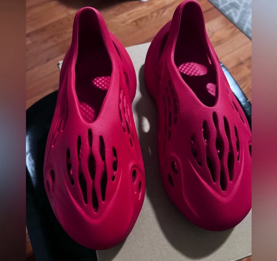 Size 6 adidas Yeezy Foam Runner Vermillion eBay