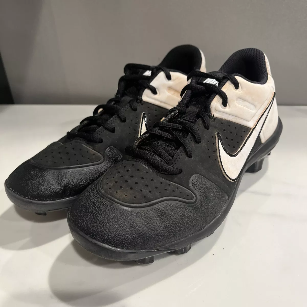 NIKE Baseball Cleats Youth Size 6Y Black & White, #AO7583-003