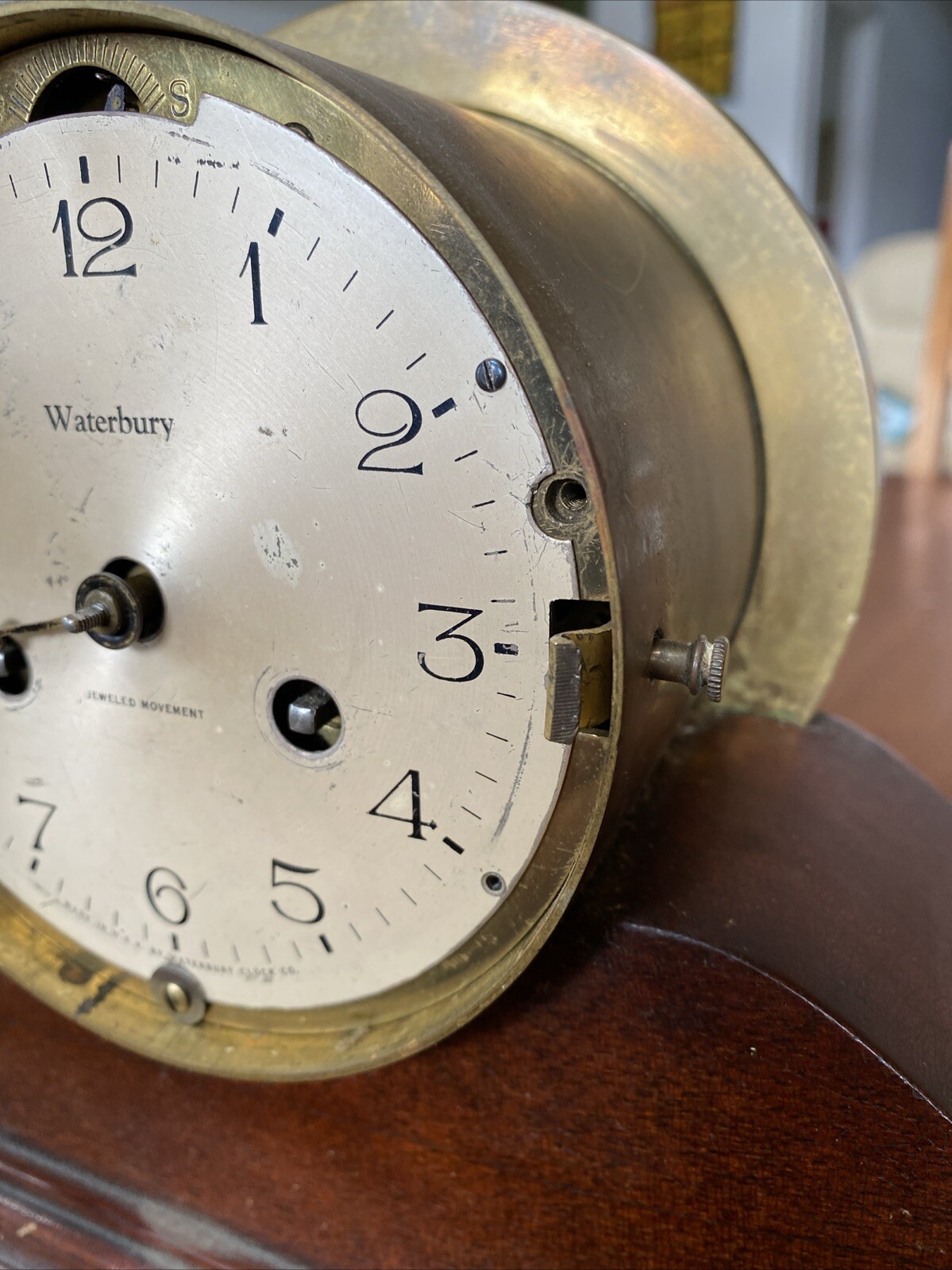 Antique Ship's Wheel Solid Brass Nautical Marine Mantle Clock Wood Beveled Glass