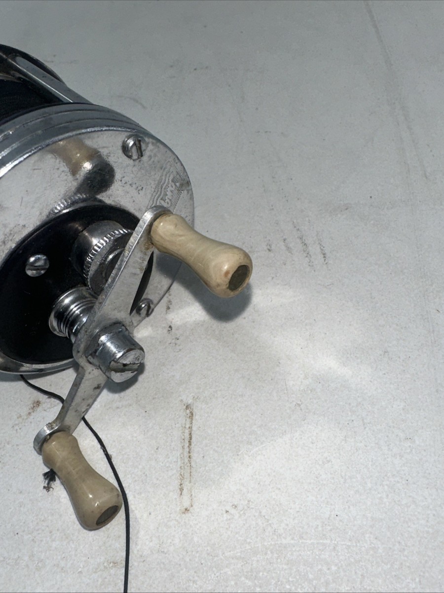 Old Vintage LANGLEY PLUGCAST Model 360 A Casting Reel Made in USA