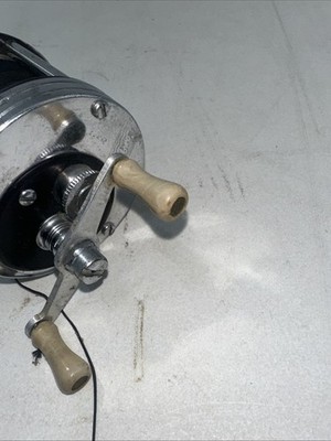 Old Vintage LANGLEY PLUGCAST Model 360 A Casting Reel Made in USA