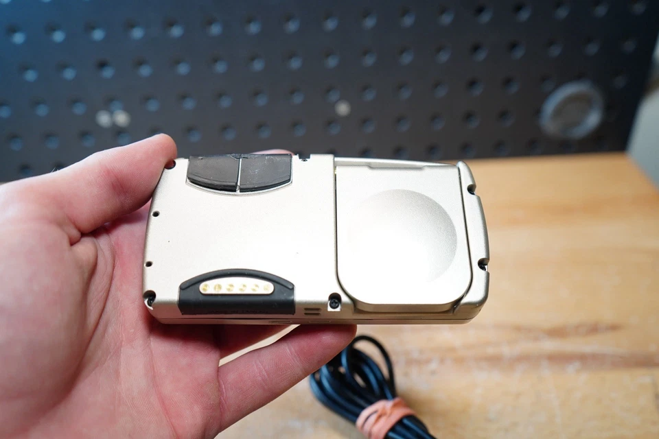 (O) GARMIN QUEST GPS POCKET SIZE HANDHELD BUNDLE TURNS ON - Image 4 of 4