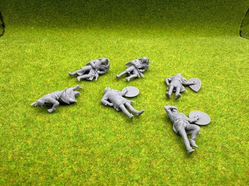 Battle Casualties Wounded Medieval Wargame 28mm Miniature Reconquer Designs - Foto 1 di 6
