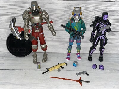 McFarlane Fortnite Poseable Action Figuren mit Zubehör und Pad X3 PK