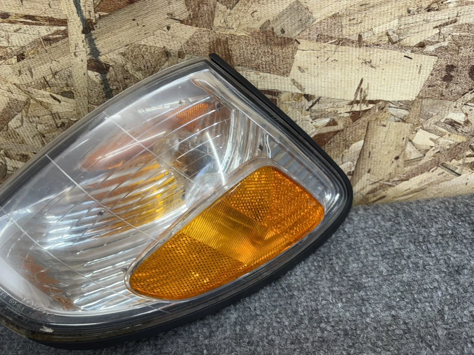 Parachoques delantero izquierdo izquierdo Toyota Land Cruiser 1998-05 luz de estacionamiento OEM Foto 3 de 4