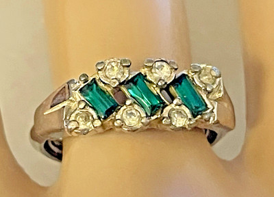 1975 Avon ''Evening Classic'' Emerald Baguette and Crystal Ring Size 7  