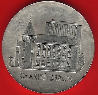 DDR 10 Mark Gedenkmünze 1986 CHARITE´ BERLIN TOP Erhaltung !! BF / ST