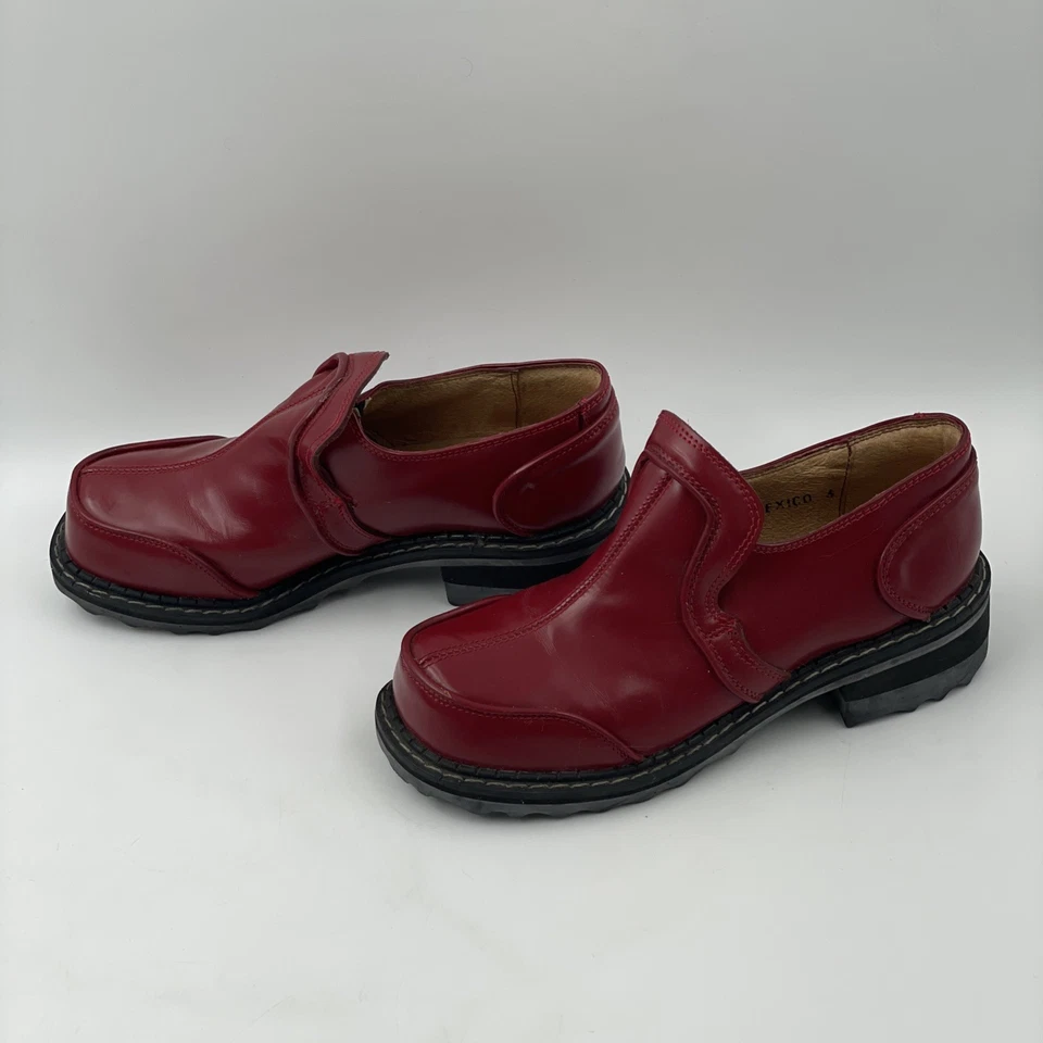 Mocassim de couro vermelho cereja John Fluevog vintage tamanho 6 salto robusto Y2K - Imagem 3 de 4