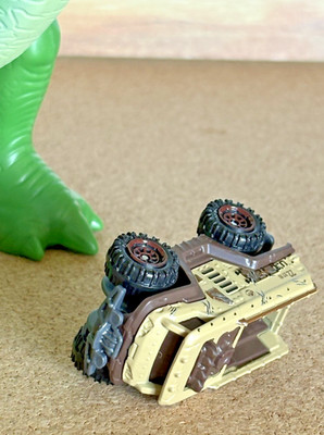 2025 Mattel MATCHBOX JURASSIC WORLD REBIRTH  21 MBX CAPTURE ACTION TRUCK LOOSE