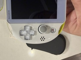 Sony PlayStation Vita Slim PS VITA Pch-2000 Lime Green CIB Console US SELLER