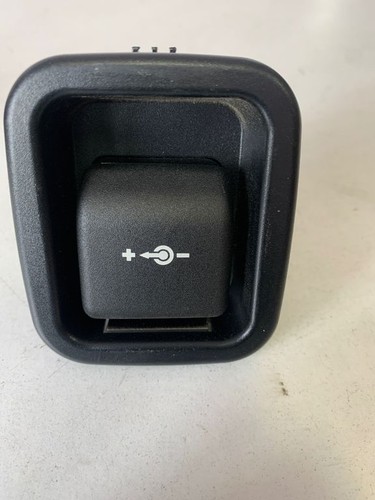 12 V socket