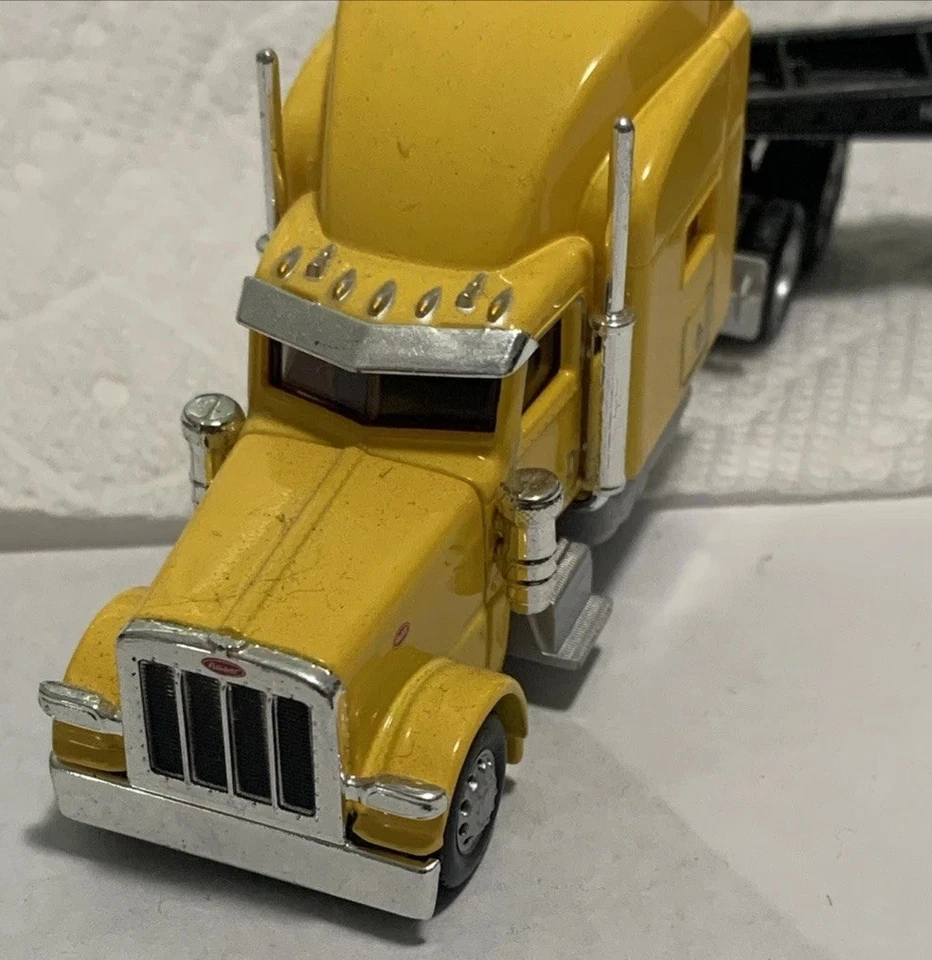 Norscot 1/87 Peterbilt Truck With Lowboy Trail King Trailer Collectible - Image 3 of 4