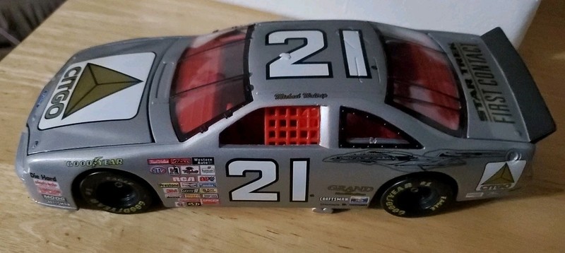 Star Trek First Contact Limited Edition 1:24-Scale Stock Car Michael Waltrip