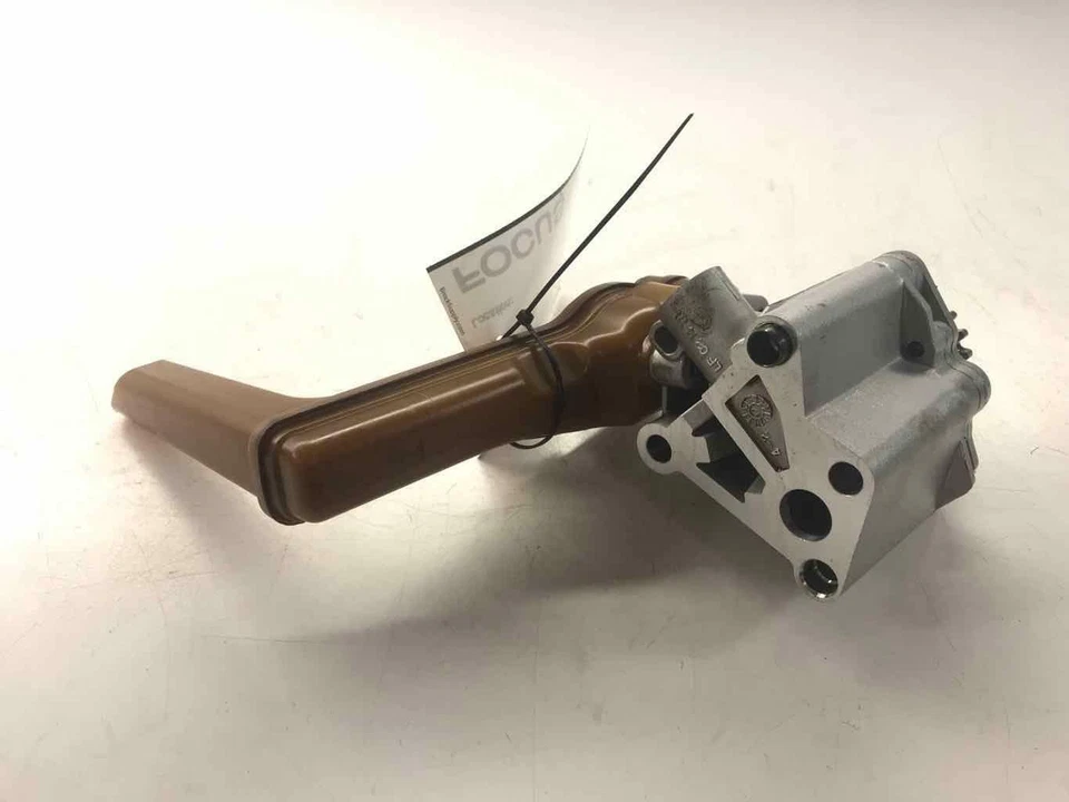 2012 - 2017 FORD FOCUS Engine Motor Oil Pump Pick Up Tube CM5E-6622-ABPIA3 Used - Image 3 of 4