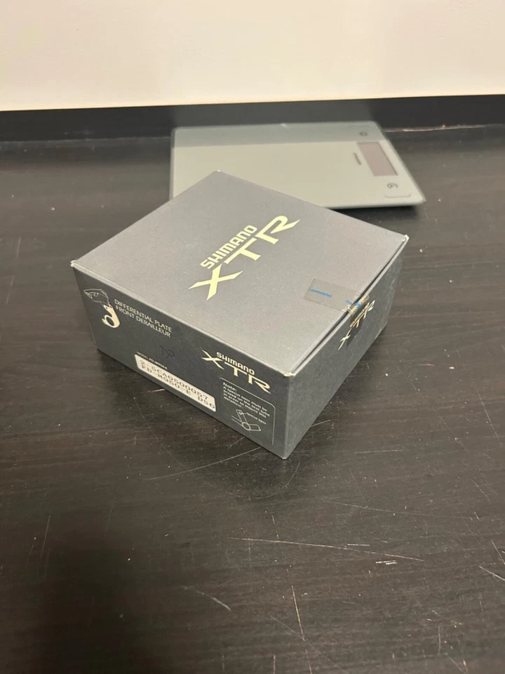 NOS Shimano XTR FD-M950 3x8s Front Derailleur MTB E-Type BB Mount Bottom Pull - Image 2 of 3