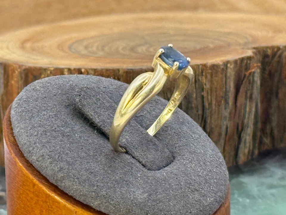 Vintage 10k Solid Yellow Gold London Blue Topaz Ring sz 8.5--KBB176.25 - Image 3 of 4