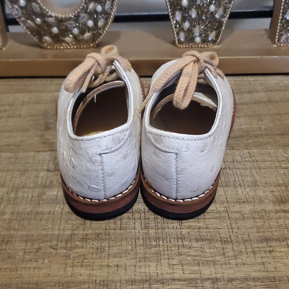 Sapatos de couro creme para caminhada bebê avestruz tamanho 5,5 - Imagem 3 de 4