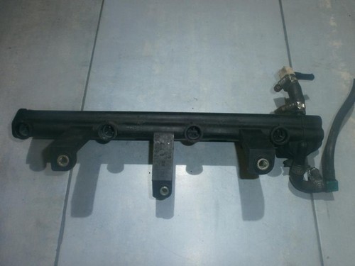Peugeot 406 2000 Fuel injector rail (injectors)(Fuel distributor)  #26172-17